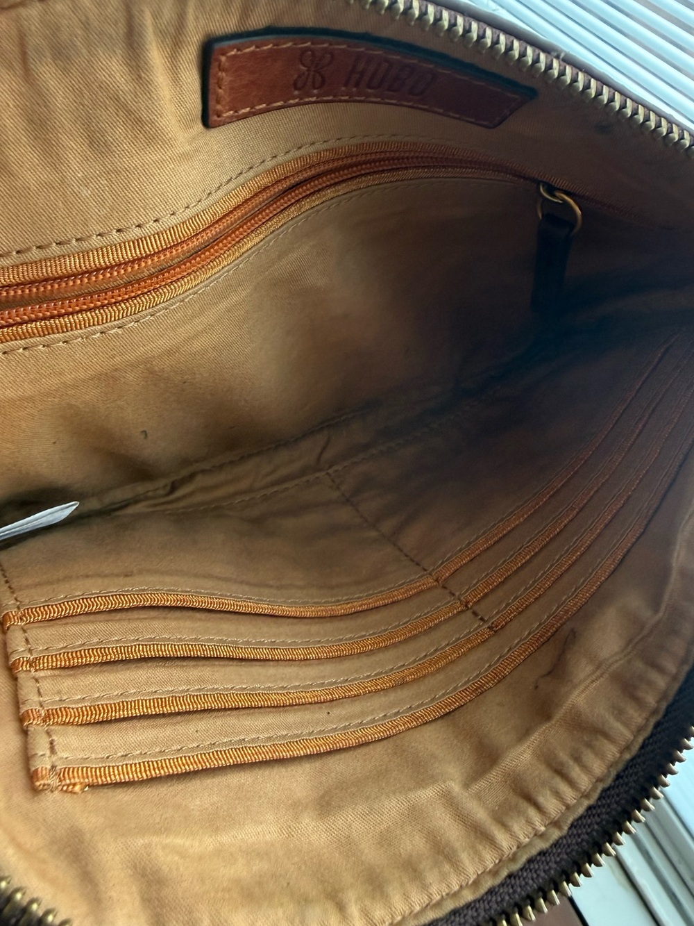 Hobo Sable Wristlet 💖 - Picture 8 of 8